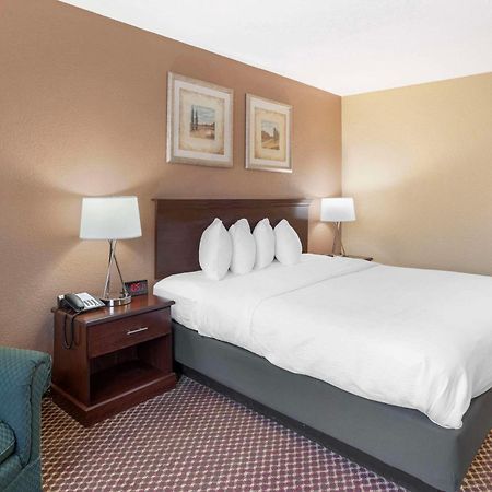 Quality Inn & Suites Bloomington University Area Luaran gambar