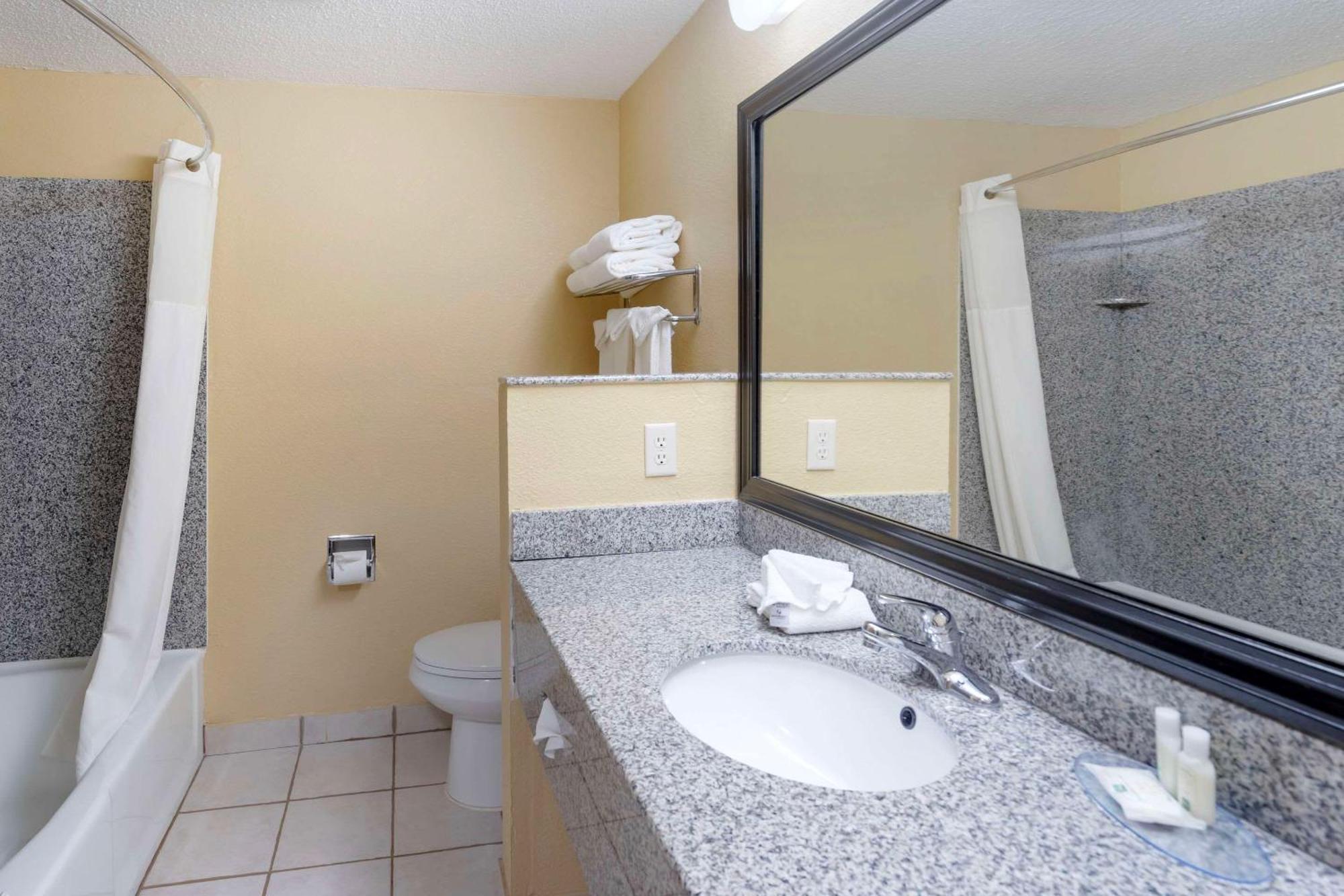 Quality Inn & Suites Bloomington University Area Luaran gambar