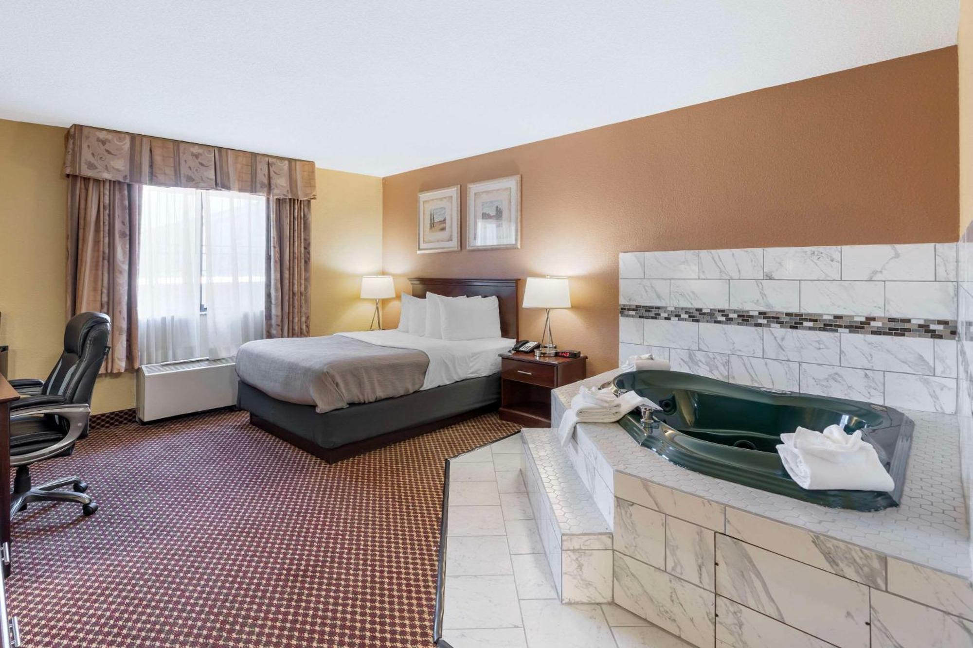 Quality Inn & Suites Bloomington University Area Luaran gambar