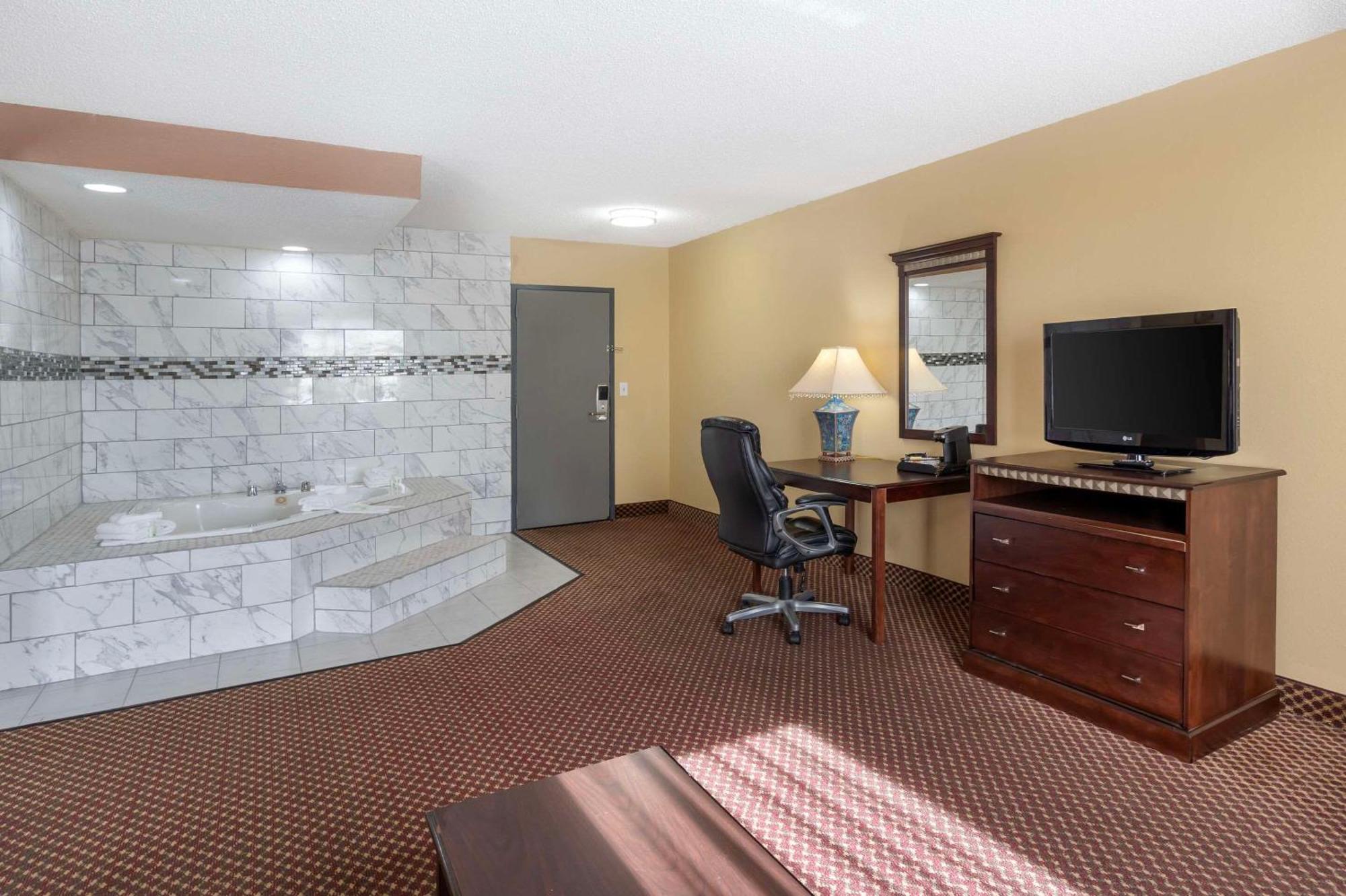 Quality Inn & Suites Bloomington University Area Luaran gambar