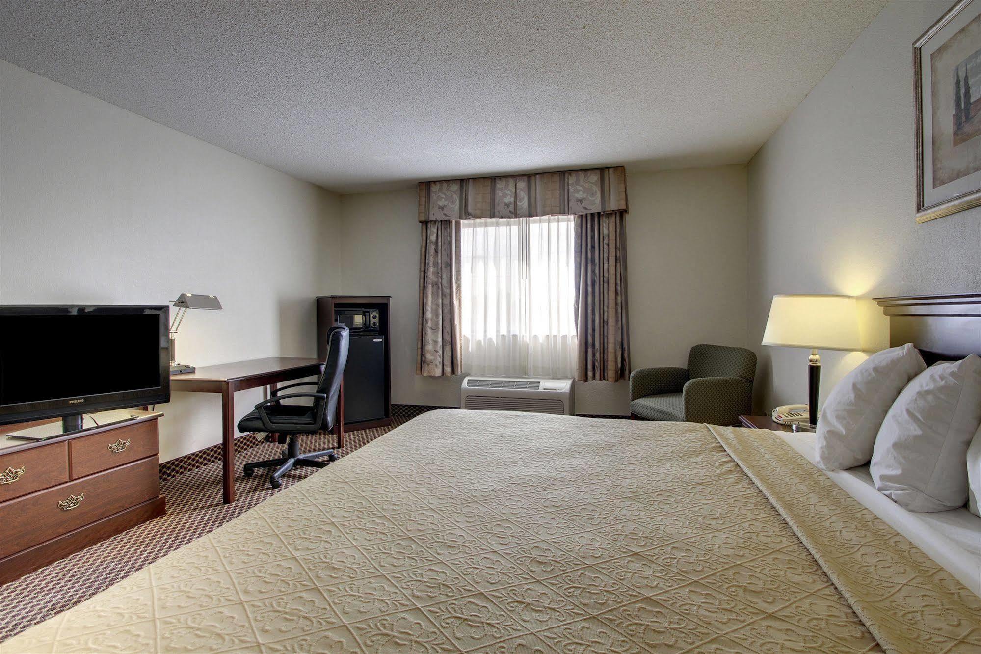 Quality Inn & Suites Bloomington University Area Luaran gambar